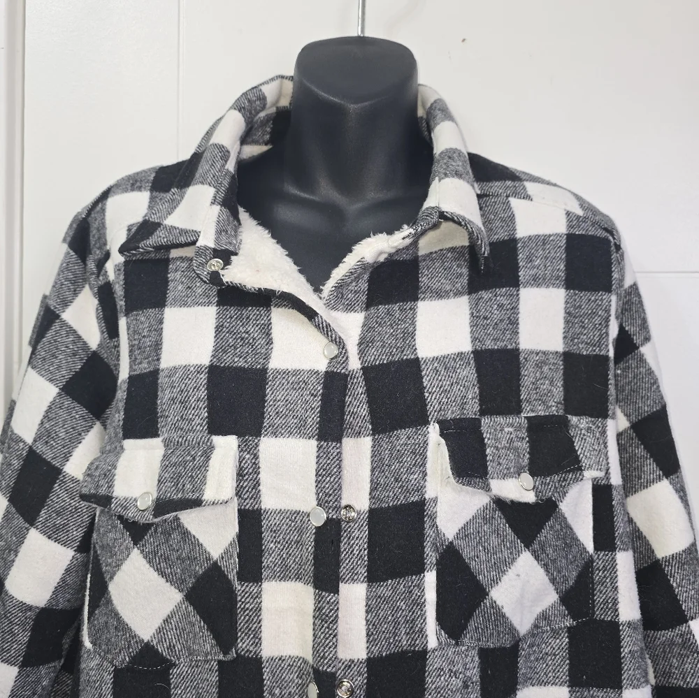 Bluivy Plaid Sherpa Lined Black/White Checkered Shacket Sz L - Picture 3 of 10